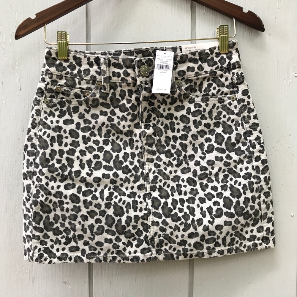 NWT American Eagle Hi-Rise Mini Corduroy Skirt - Picture 2 of 7